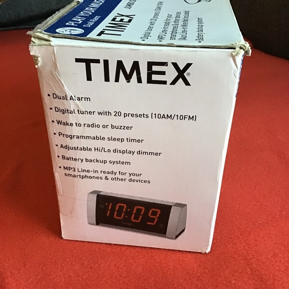 Timex Jumbo Display AM/FM Clock Radio Model T235 - Picture 7 of 8